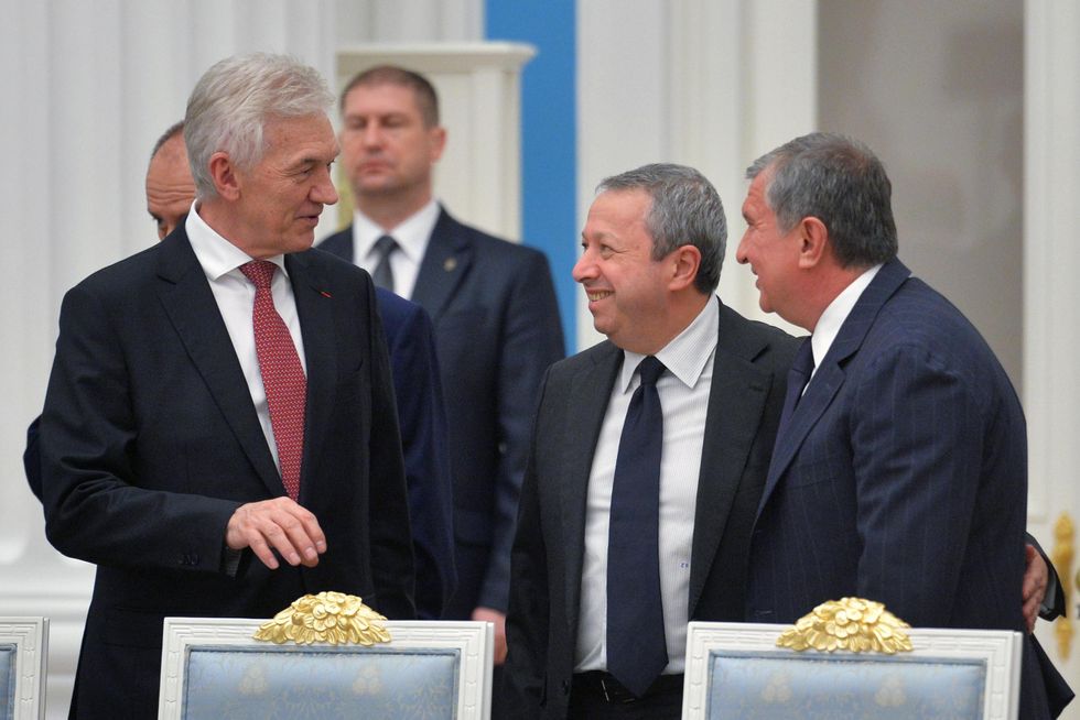 Photo of Gennady Timchenko, Zakhar Smushkin and Igor Sechin in Moscow in 2105