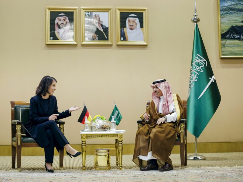 Photo of German Foreign Minister Annalena Baerbock sitting down with Faisal bin Farhan Al Saud, Saudi Foreign Minister, in Riyadh on Nov 11