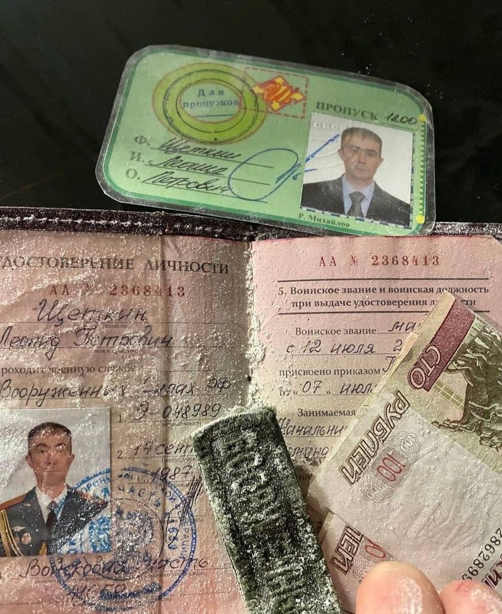 Photo of ID documents of a Russian officer