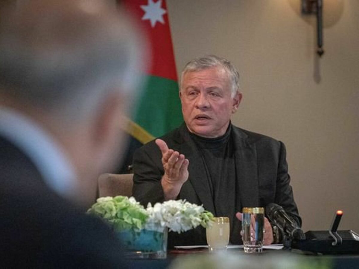 Photo of Jordan King Abdullah II chairing a meeting in a a meeting in Amman, Jordan