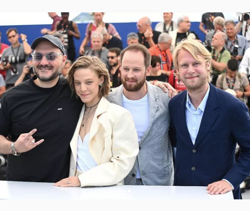 Photo of Kirill Serebrennikov with the cast of “Tchaikovsky's Wife” at the 2022 Cannes Film Festival