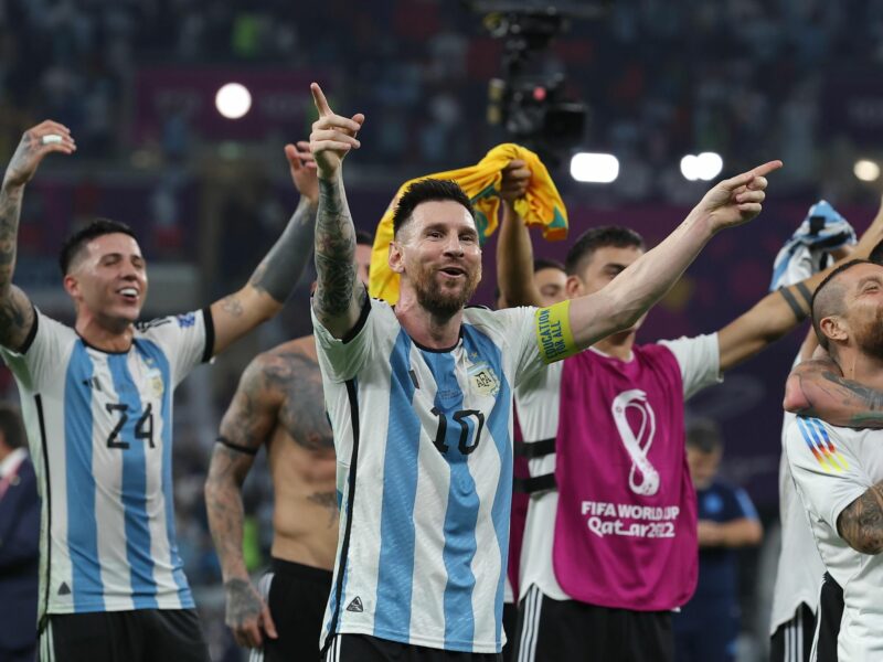photo of Lionel Messi saluting the crowd
