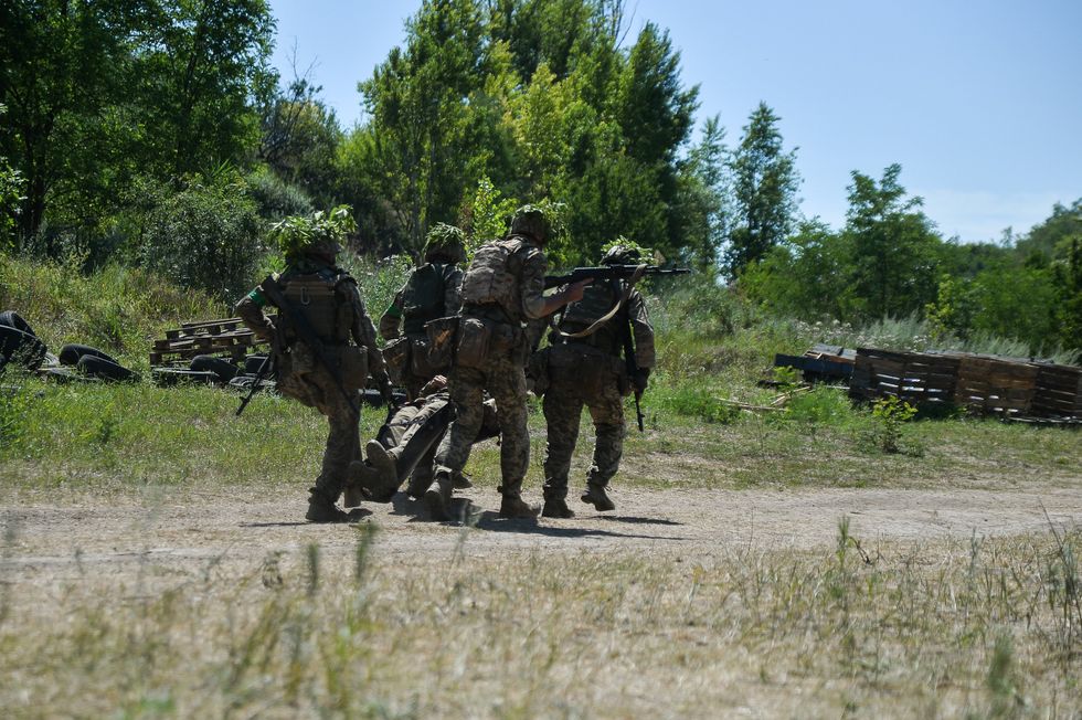 Photo of newly mobilized Ukrainian soldiers train for deployment