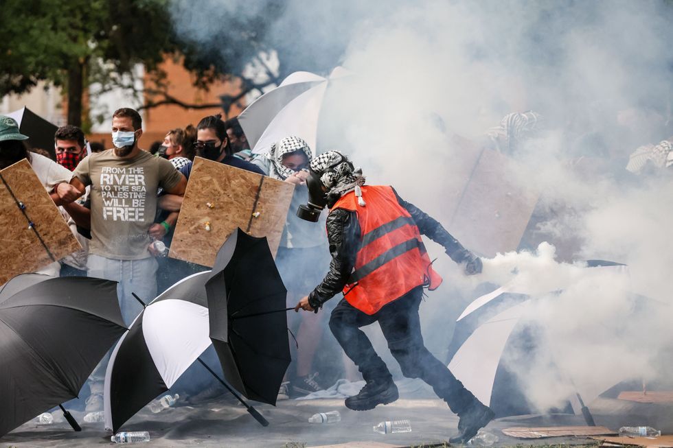 Photo of Palestinian protesters at Tampa Bay's University of South Florida on April 30.