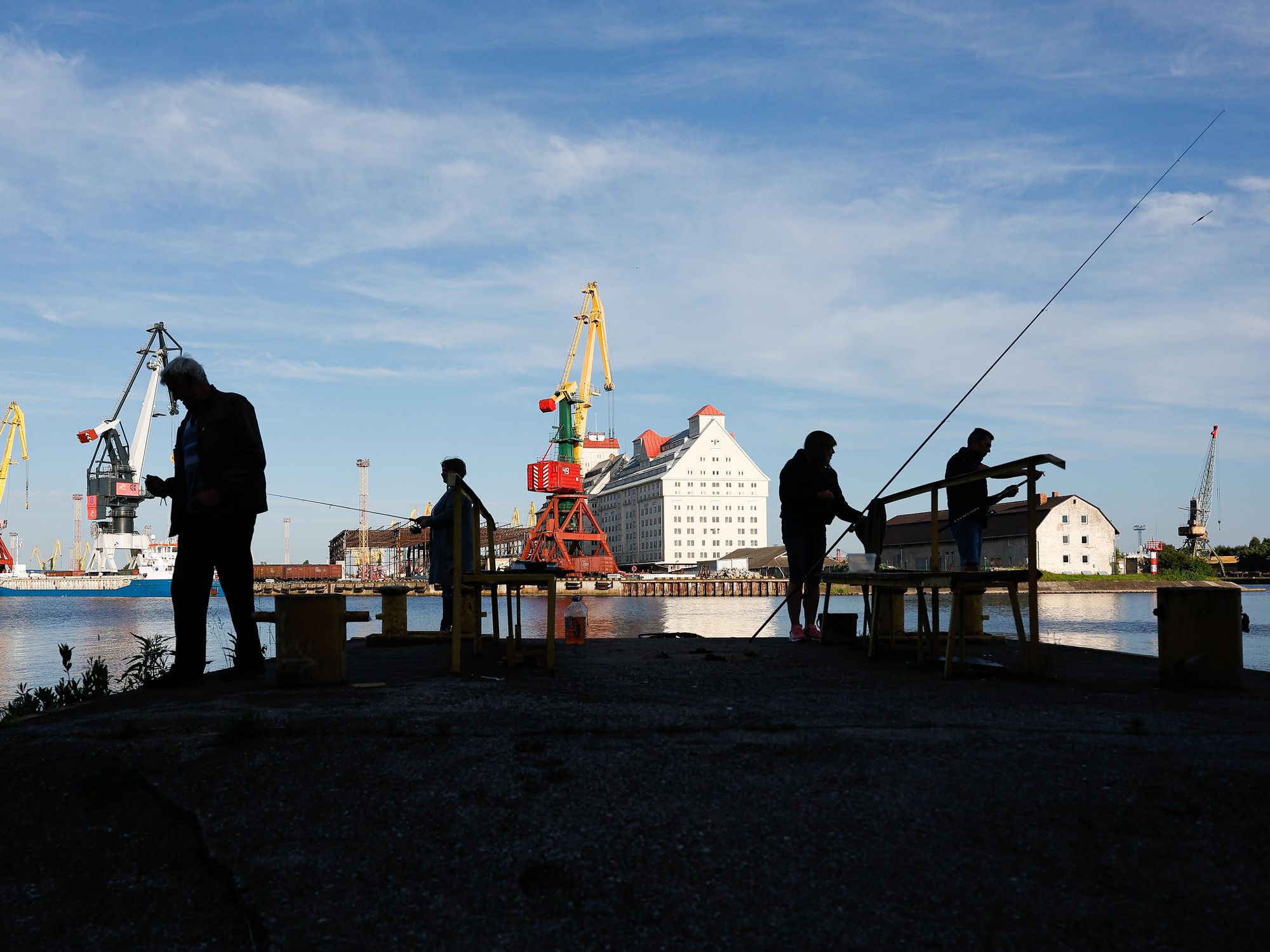 Photo of people fishing in the Russian port of Kaliningrad