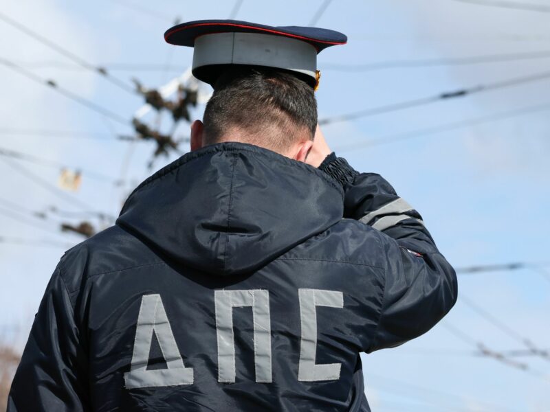 Photo of police officer in Crimea