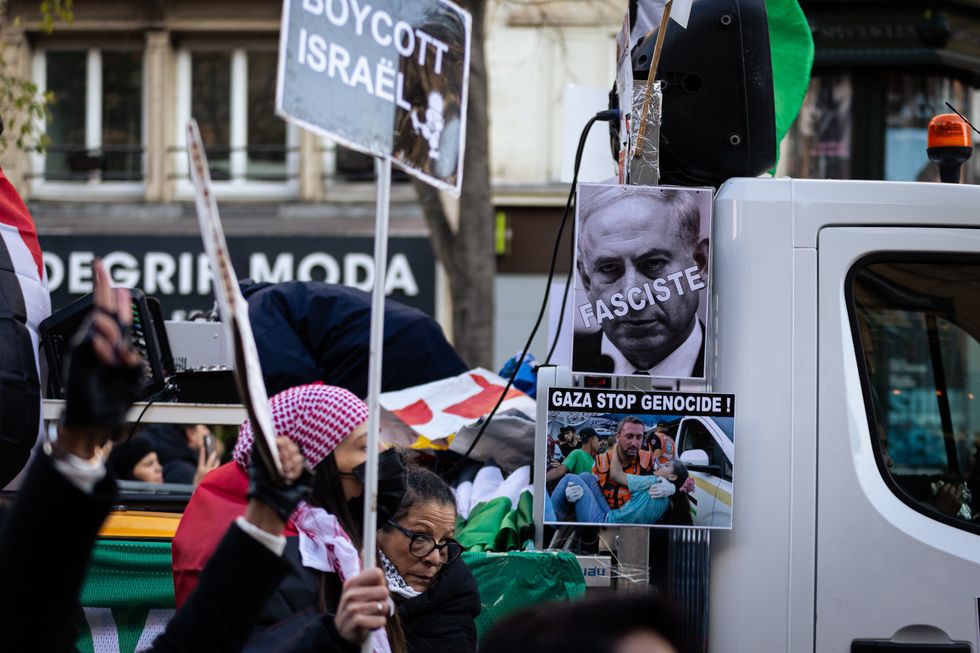 photo of protests against israel in paris