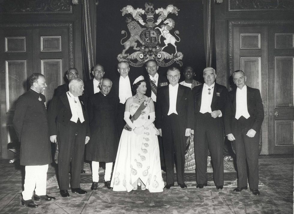 Photo of Queen Elizabeth II at the Commonwealth Prime Ministers' Conference in 1960
