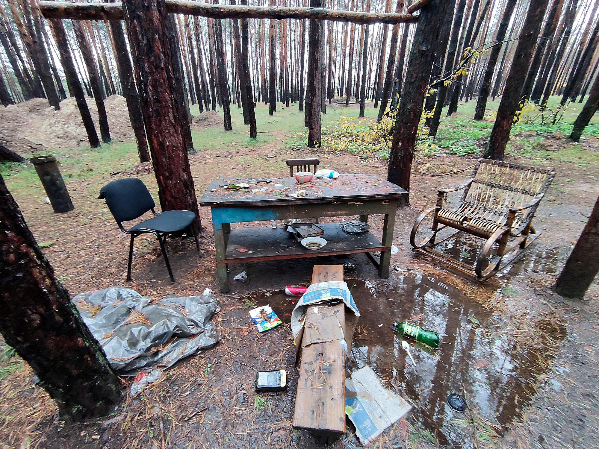 Photo of remains of a Russian camp in Izium