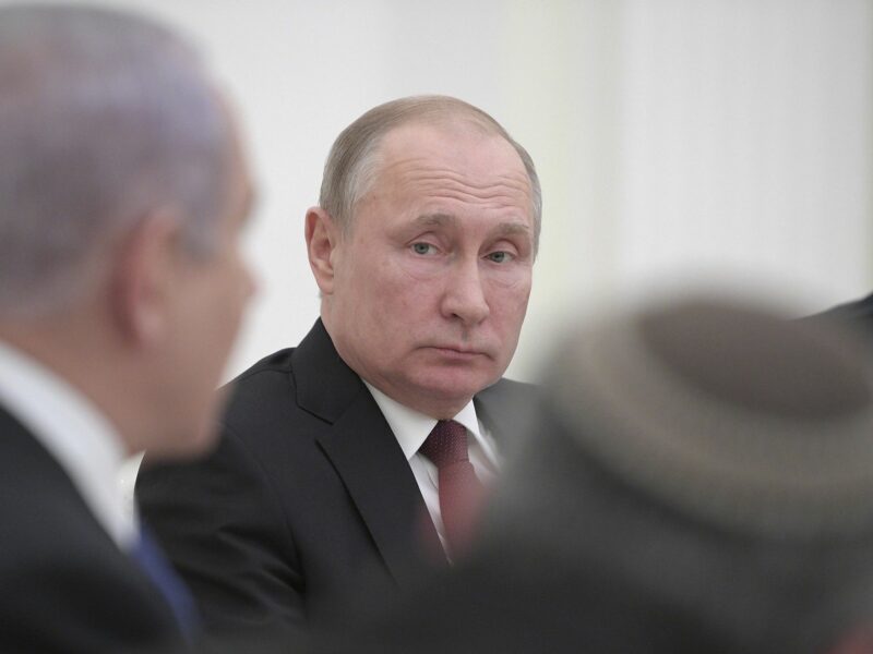 Photo of Russian President Vladimir Putin and Israeli Prime Minister Benjamin Netanyahu