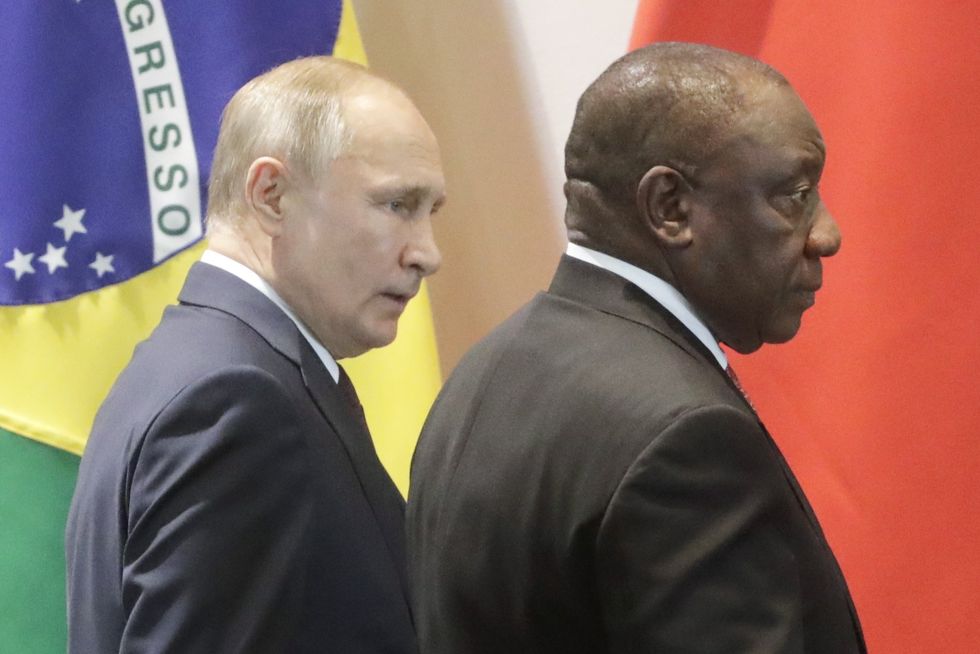Photo of Russian President Vladimir Putin and South Africa's President Cyril Ramaphosa