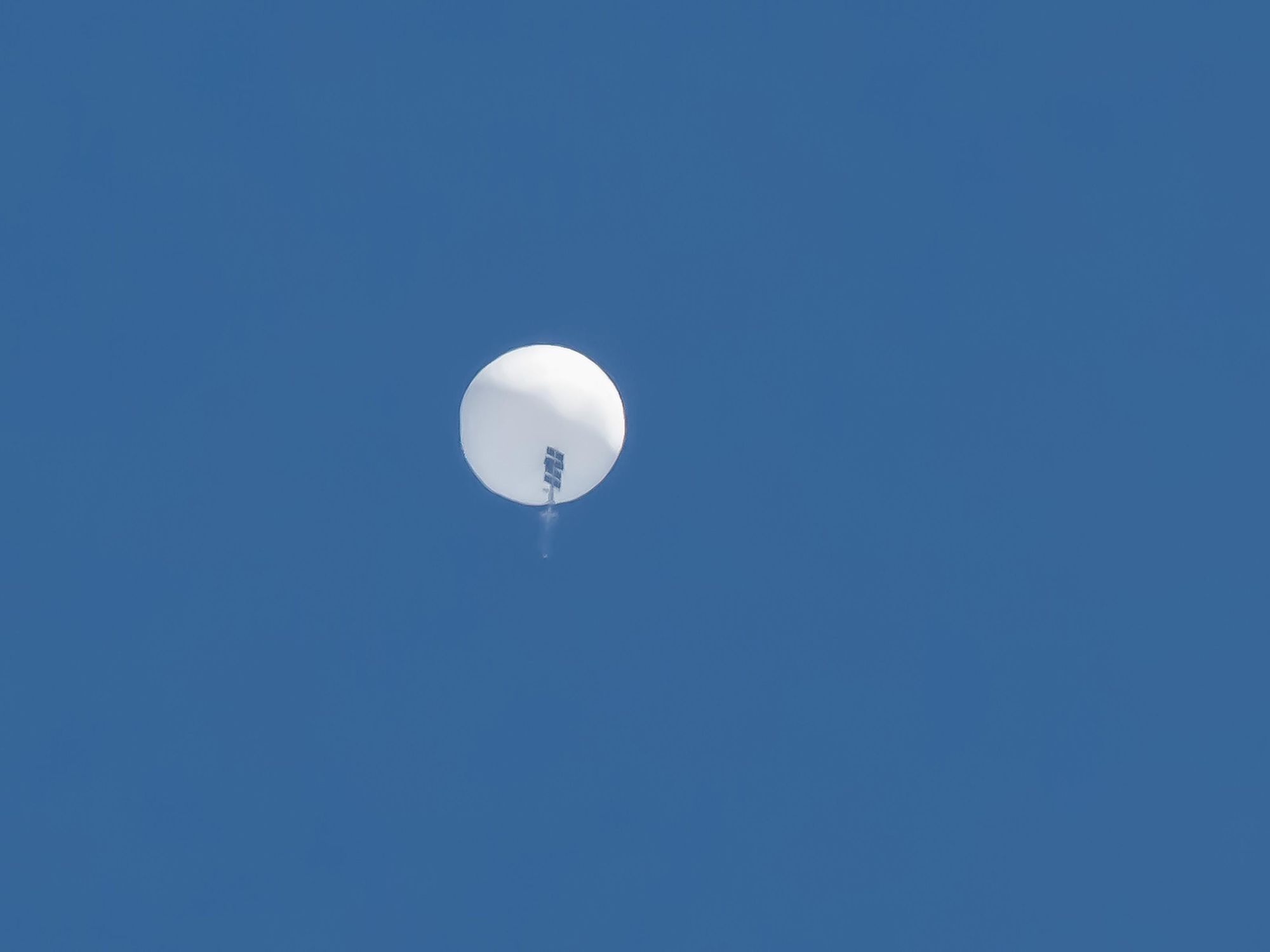 Photo of the Chinese spy balloon over South Carolina, U.S.