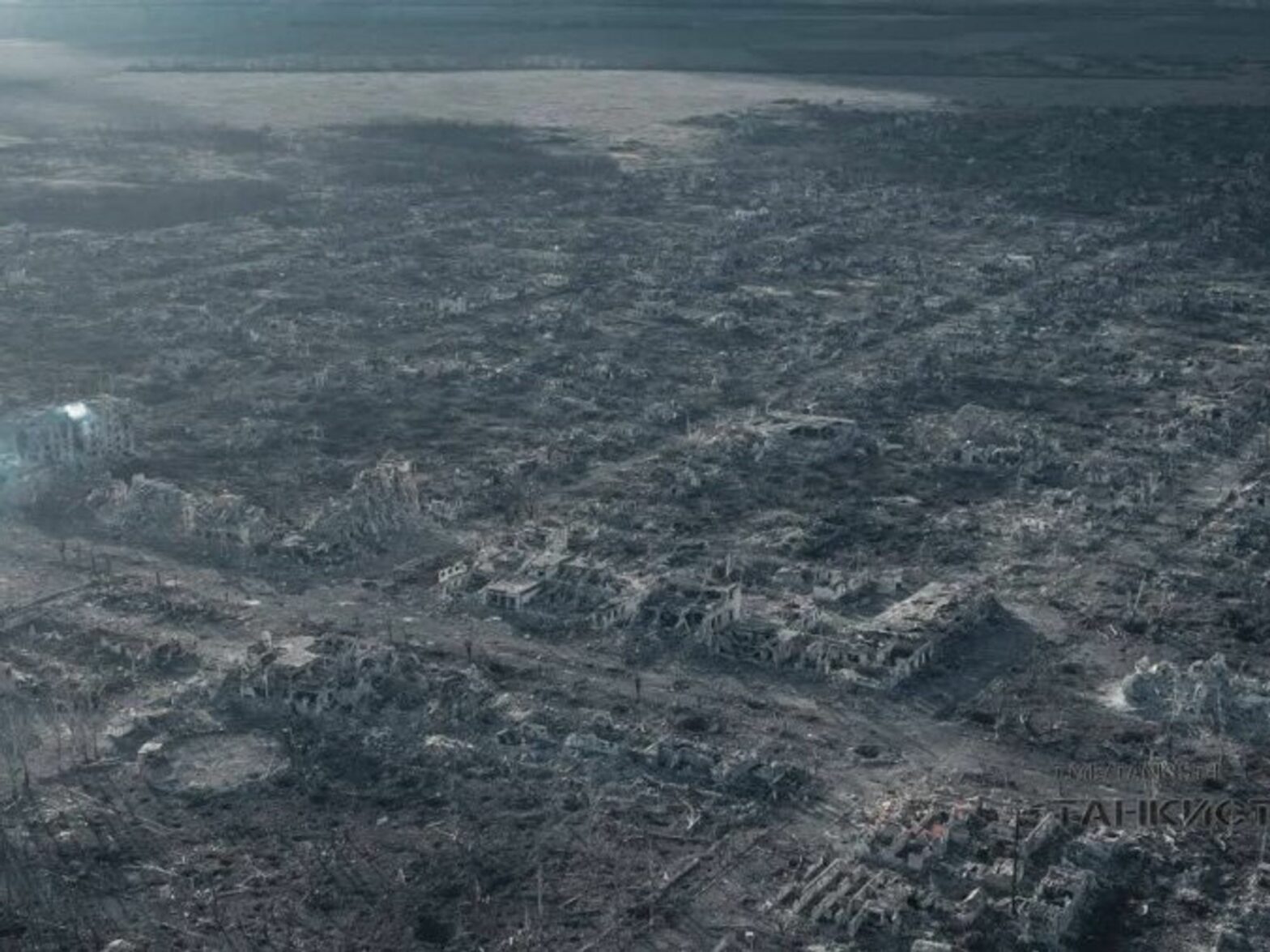 Photo of the destroyed city of Maryinka