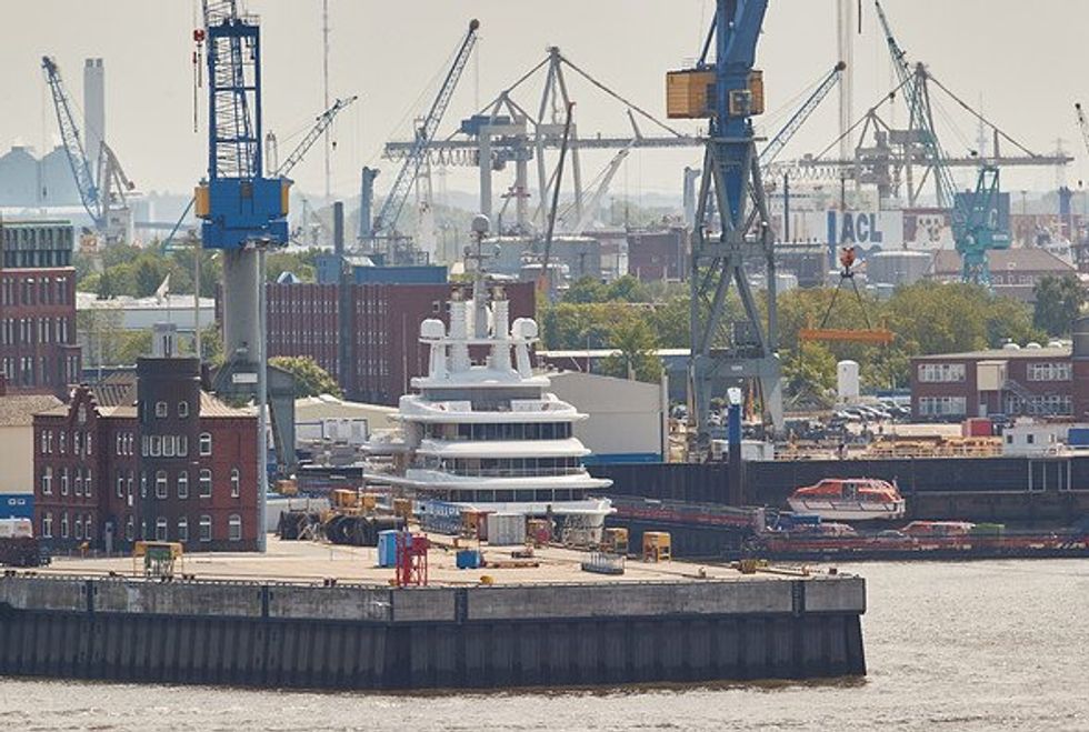 Photo of the mega yacht Luna in the Hamburg shipyard harbor.