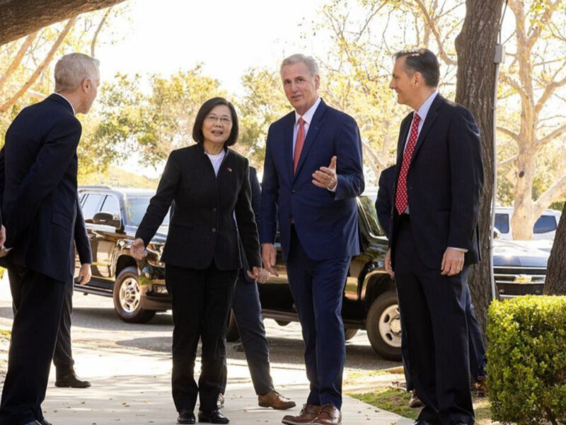 Photo of the President of Taiwan, Tsai Ing-wen the Republican Speaker of the House of Representatives, Kevin McCarthy