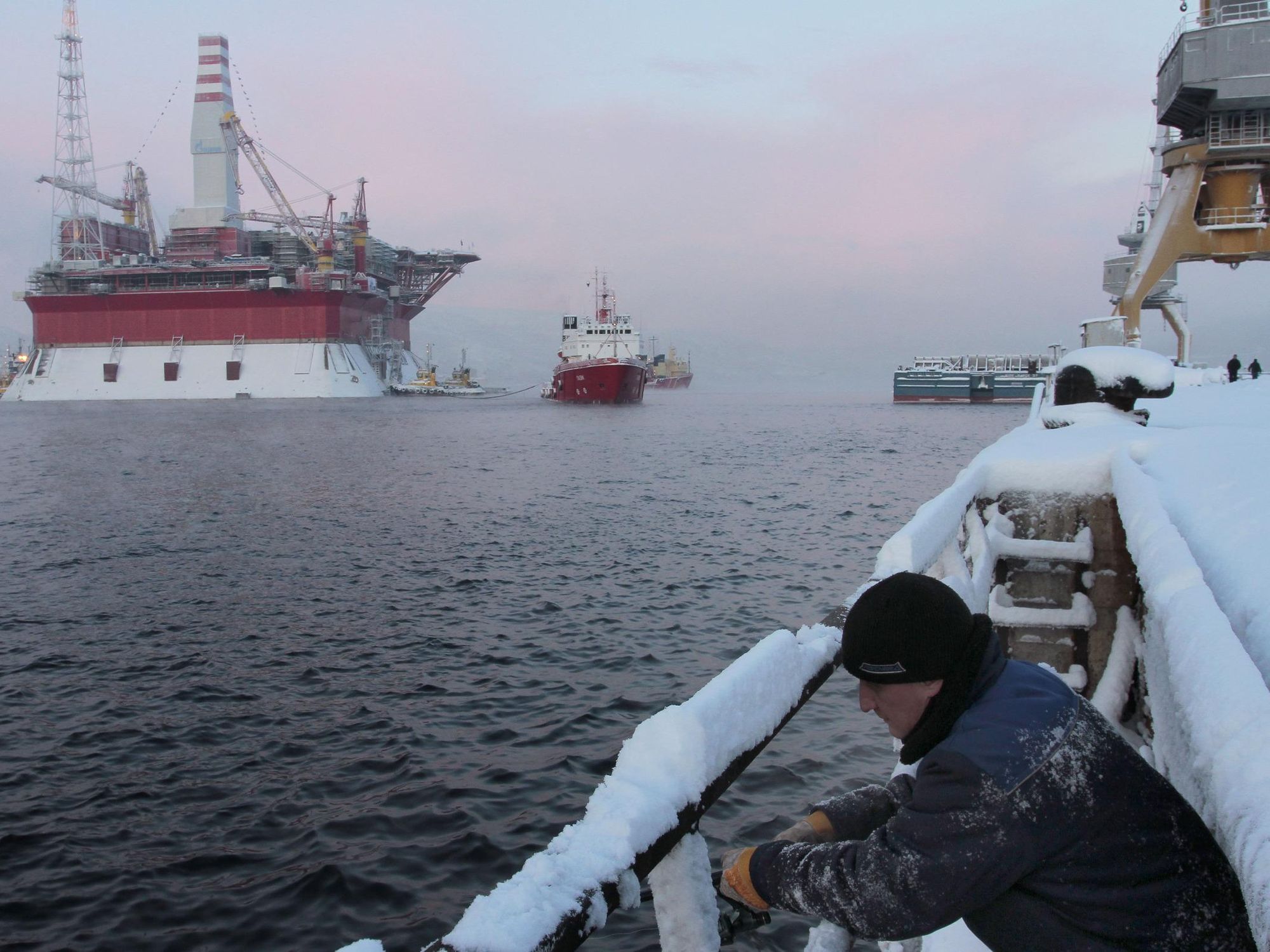 Photo of the Prirazlomnaya oil platform in Murmansk, Russia.