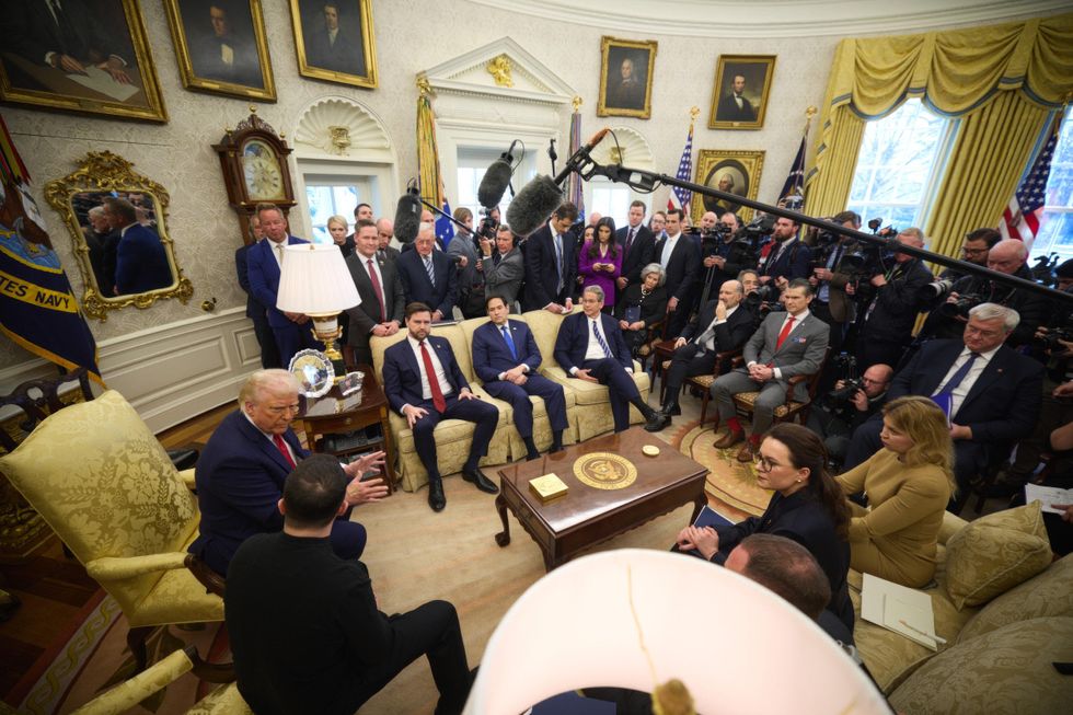 photo of trump and zelensky in oval office.
