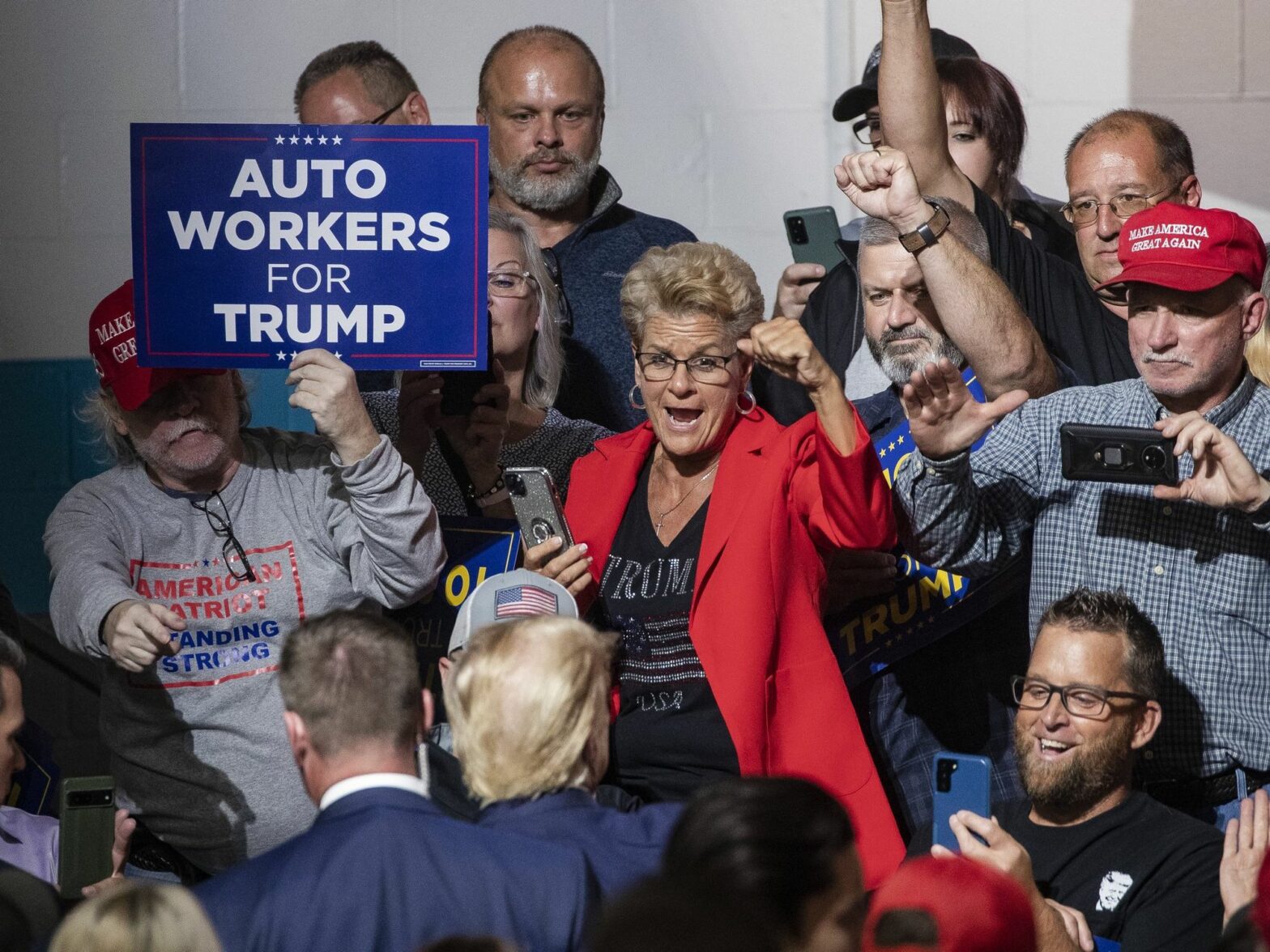 photo of Trump meeting supporters