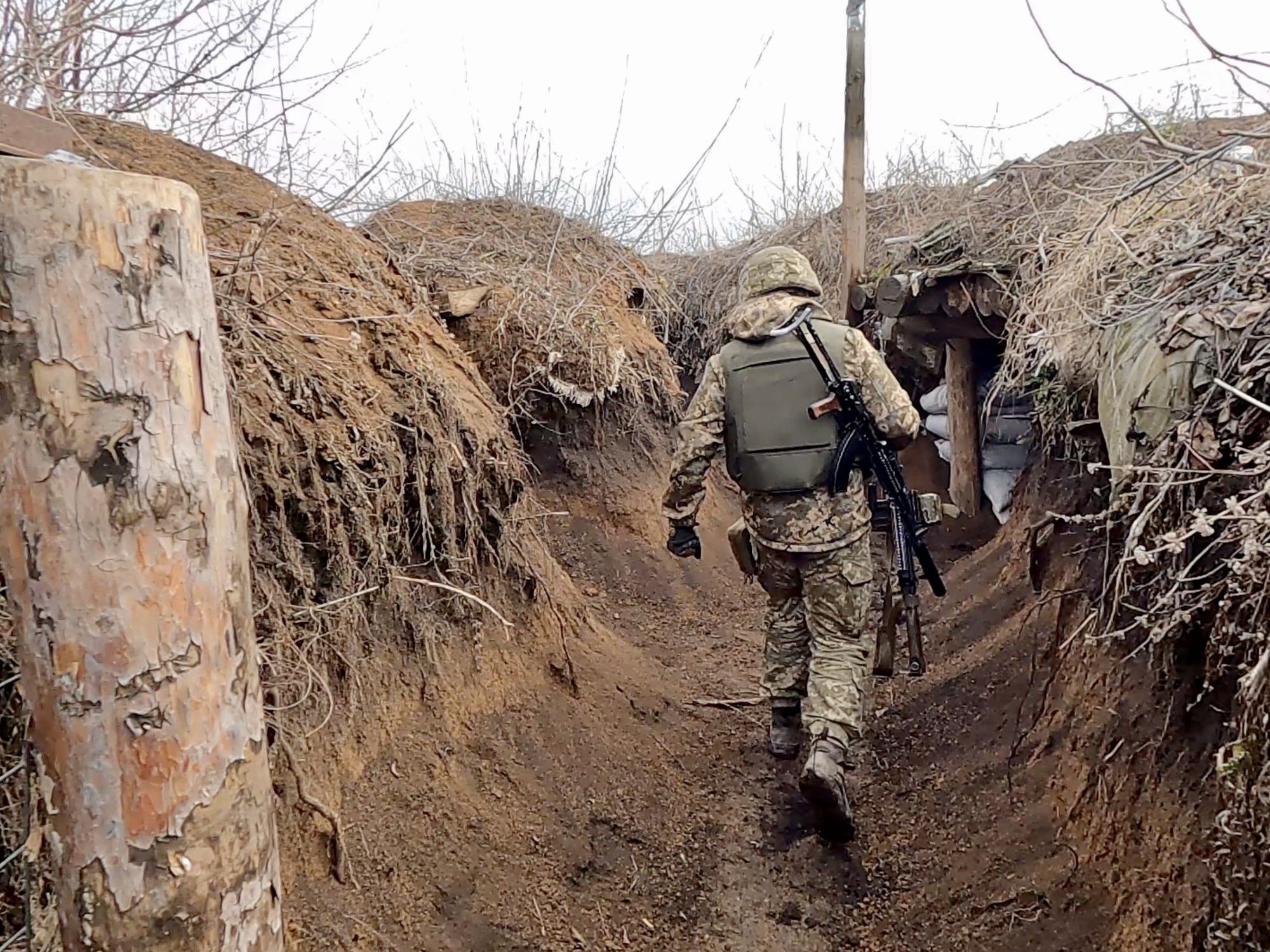 Photo of Ukraine soldiers patroling at Avdiivka city of Donetsk