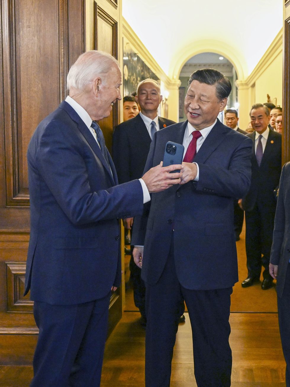 Photo of Xi Jinping and Joe Biden interacting during their recent meeting in San Francisco.