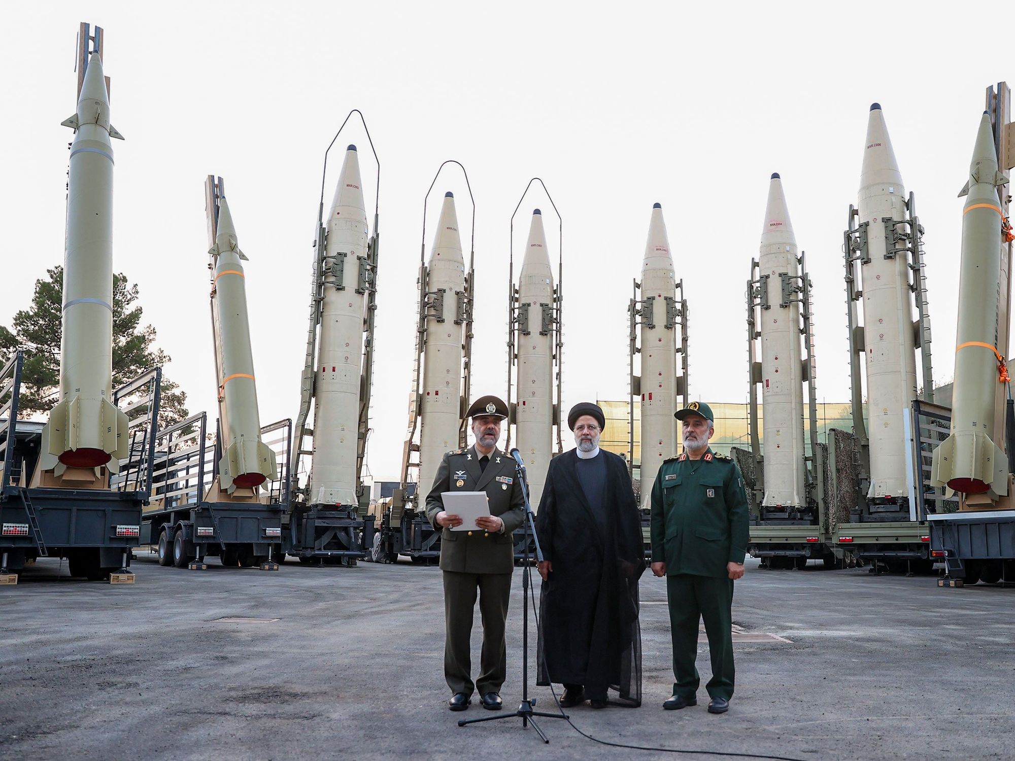 Photograph of Iranian President Ebrahim Raisi visiting an exhibit celebrating the achievements of the country's defence industry.