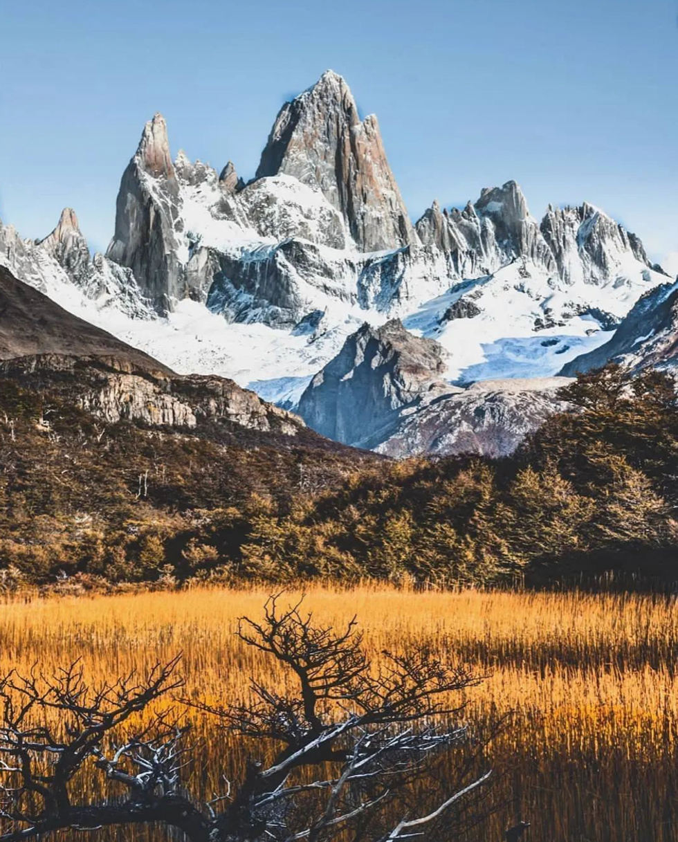 Photograph of the snowy peaked mountain Monte Fitz Roy