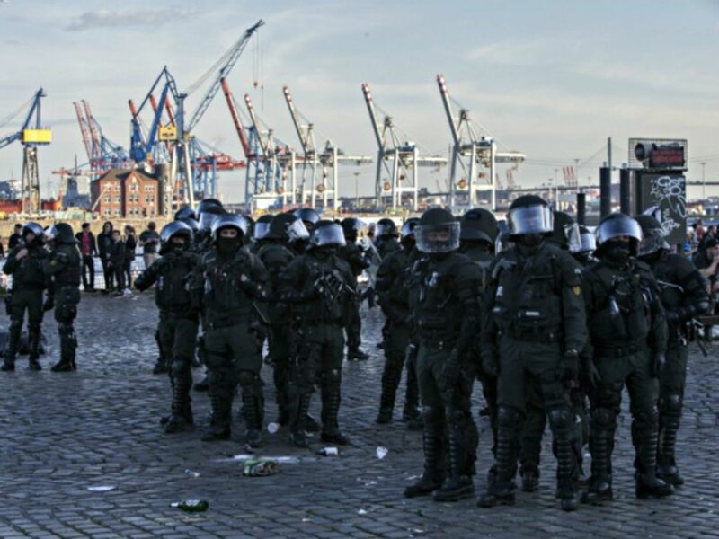 Police forces in Hamburg on July 6