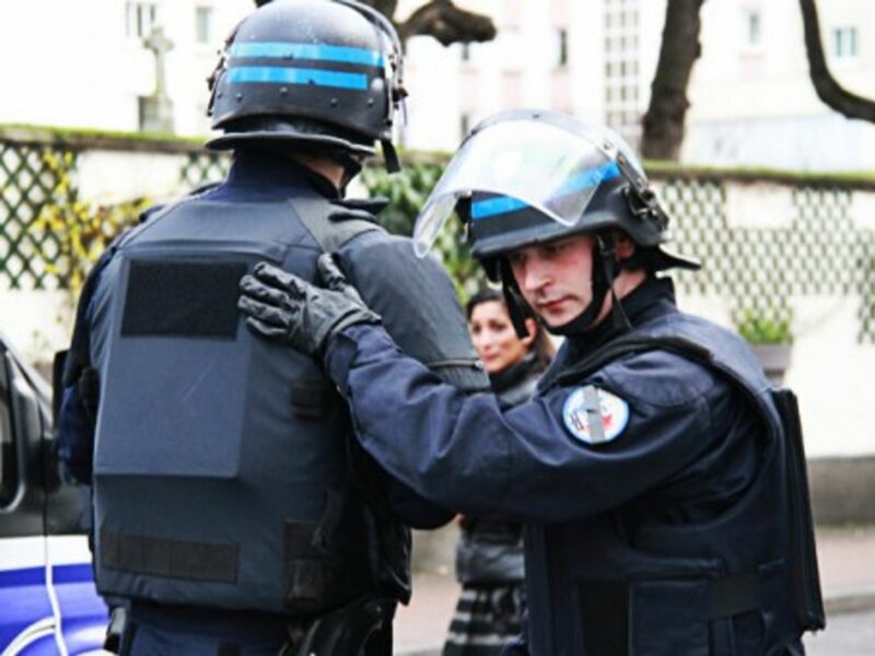 Police officers in Paris just before storming a Kosher supermarket where hostages were held