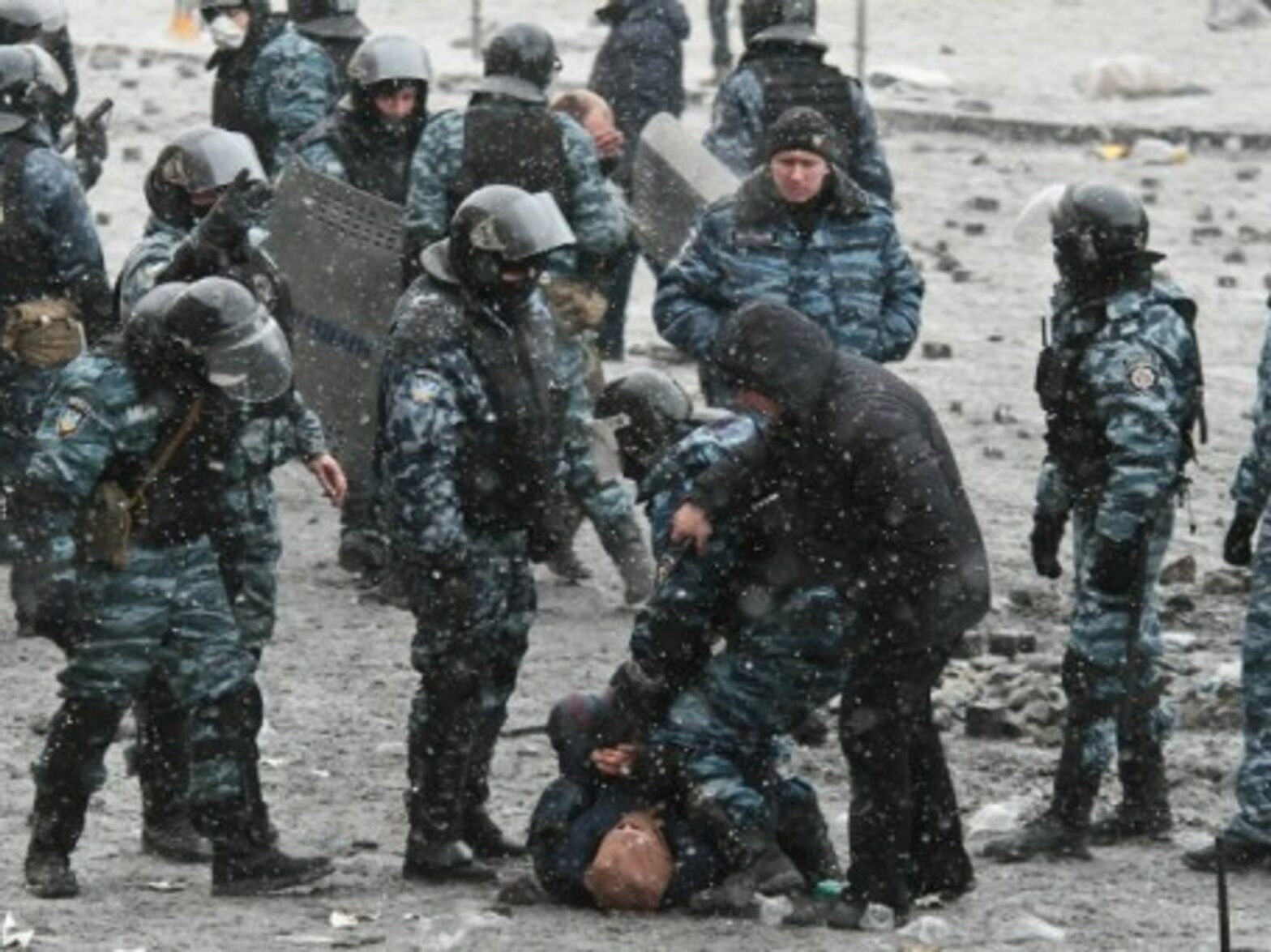 Police take charge in Kiev