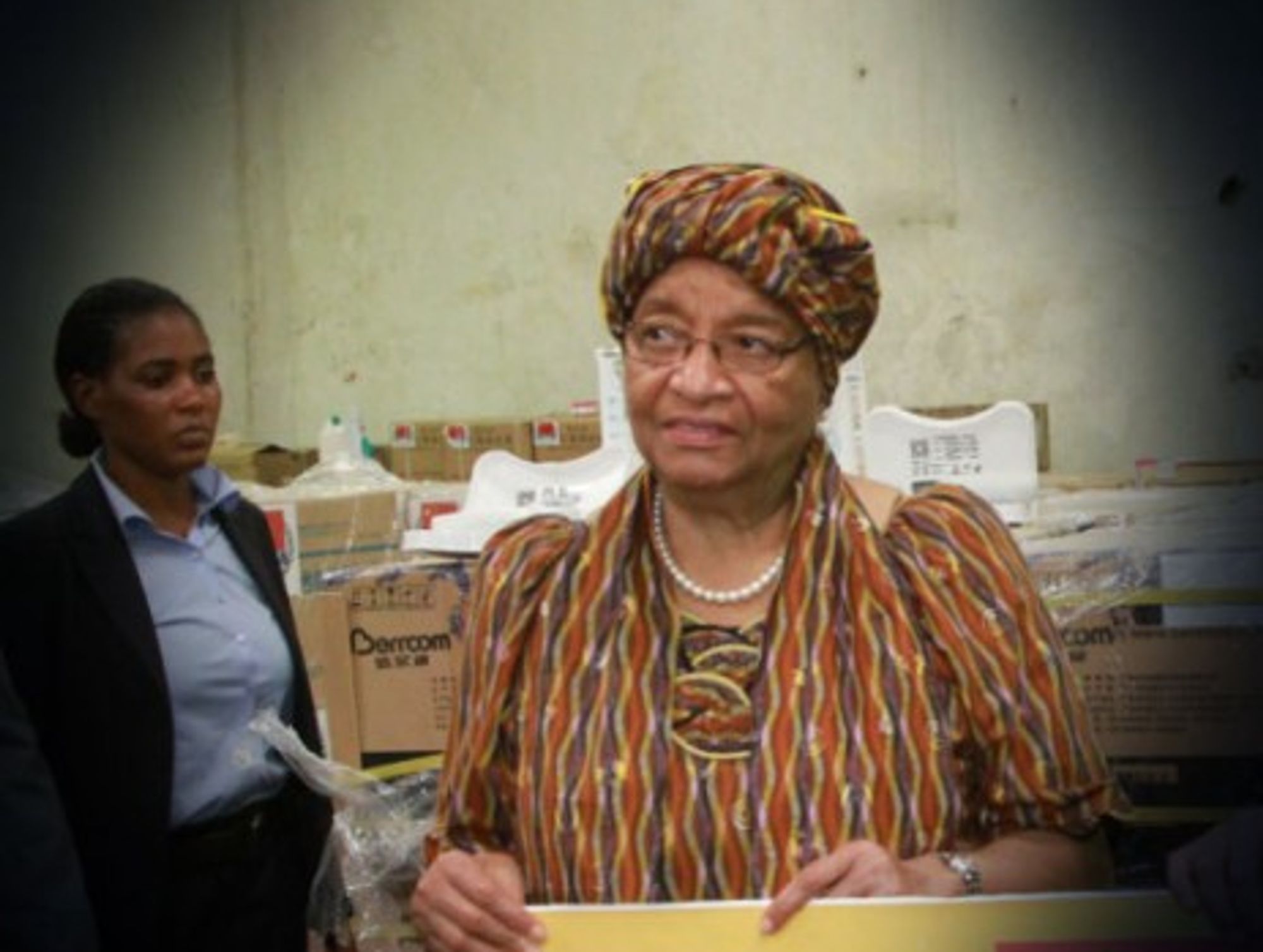 President Sirleaf at the outbreak of the crisis accepts Chinese aid.