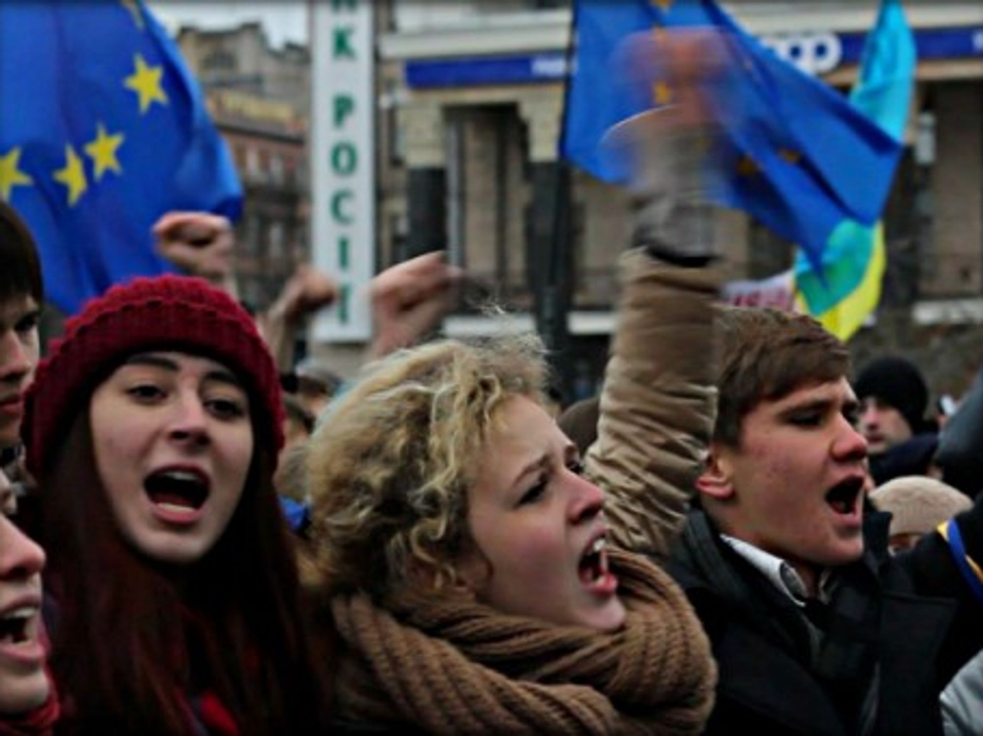 Pro-EU protests continue in Kiev