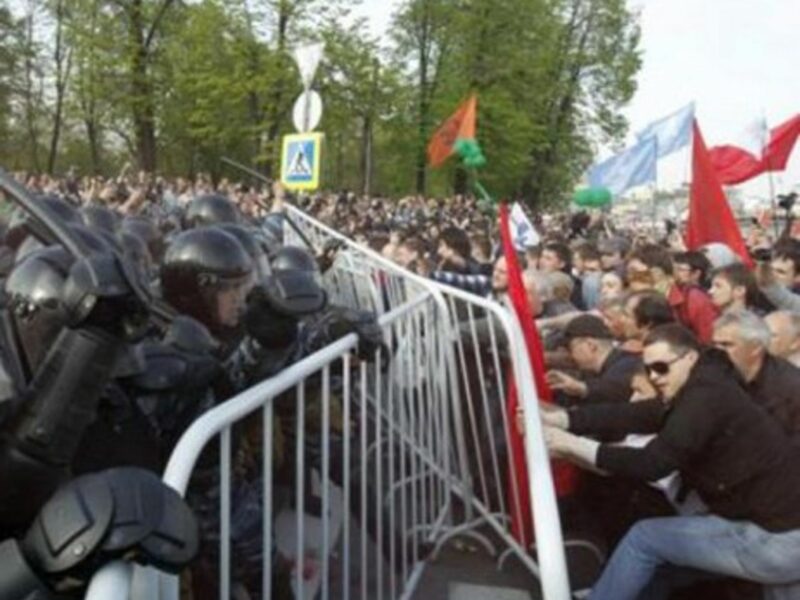 Protesters in Moscow on Sunday (varlamov)