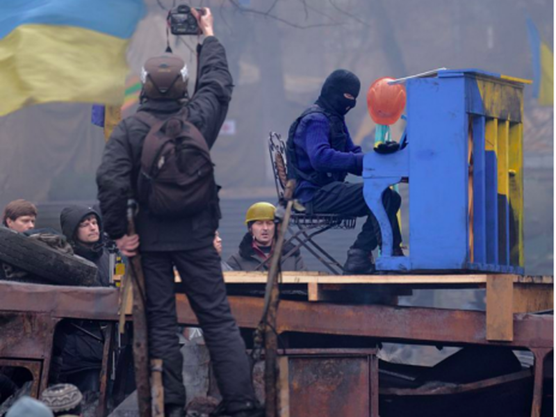 Protesters sing the blues in the Ukrainian capital