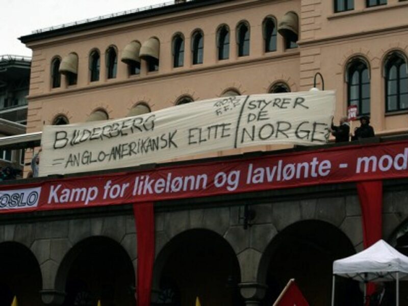 Protesters turned out for last year's Bilderberg meeting (Rodt nytt)