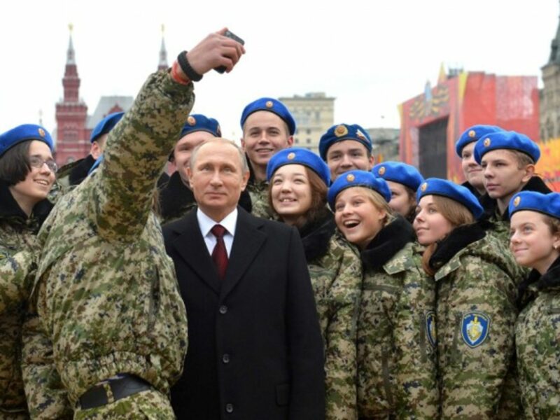 Putin poses with the military police