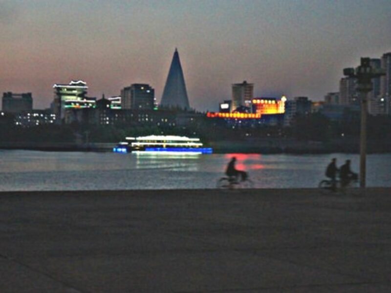Pyongyang Taedong River at sunset