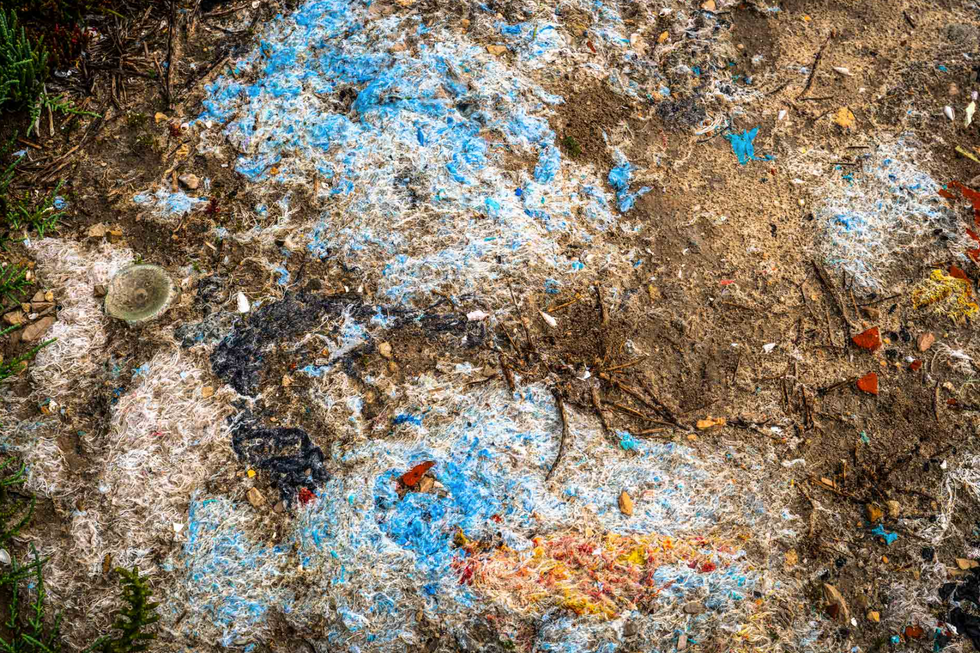 Remains of waste in the bay of Ksibet El-Mediouni.
