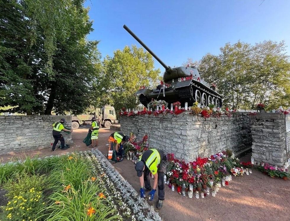 Removing Narva's Soviet-era monument