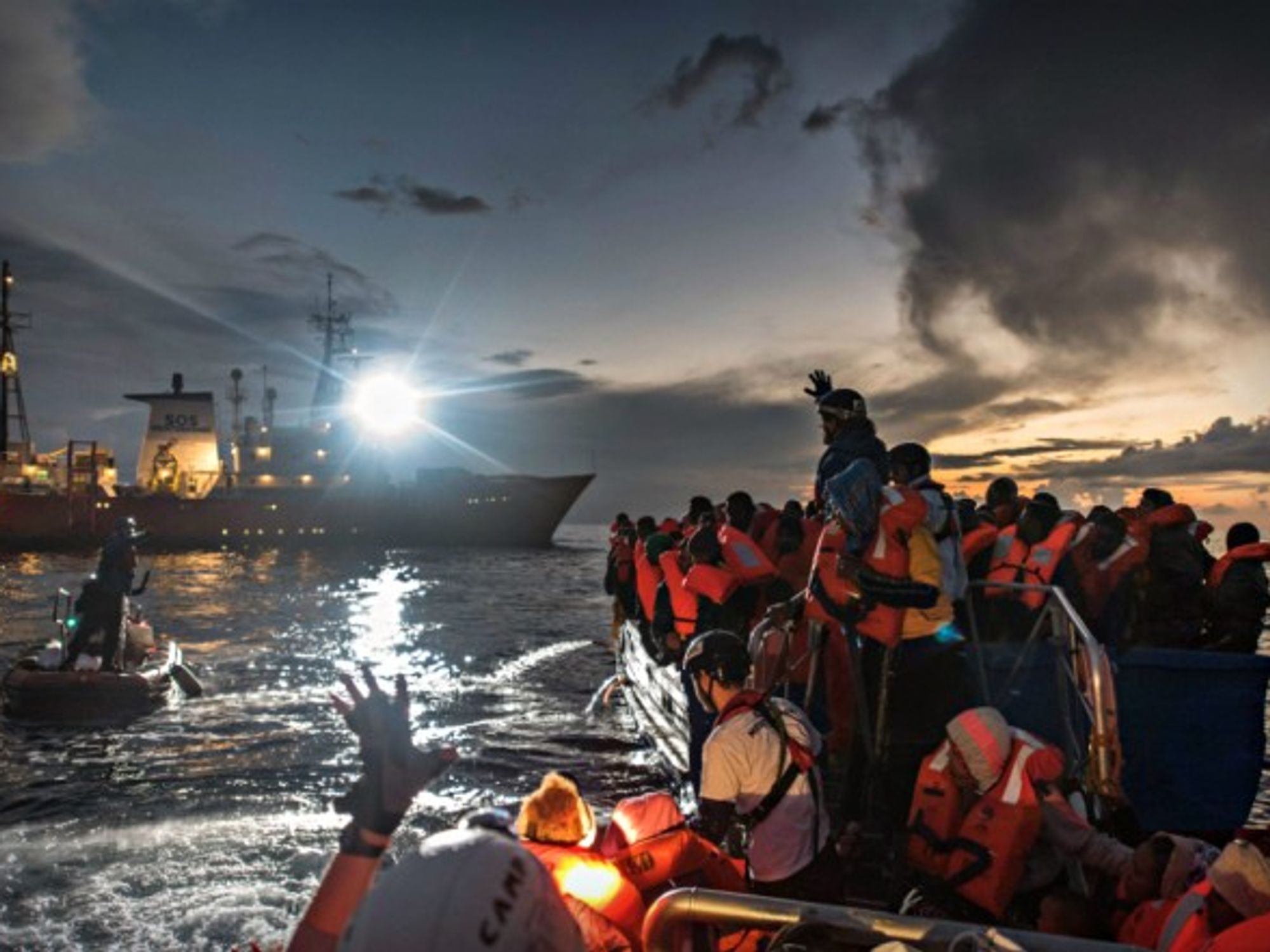 Rescuing migrants off the Libyan coast in December 2016