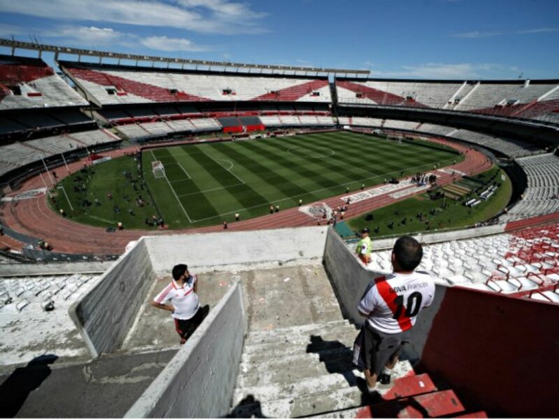 River Plate fans looking at an empty pitch