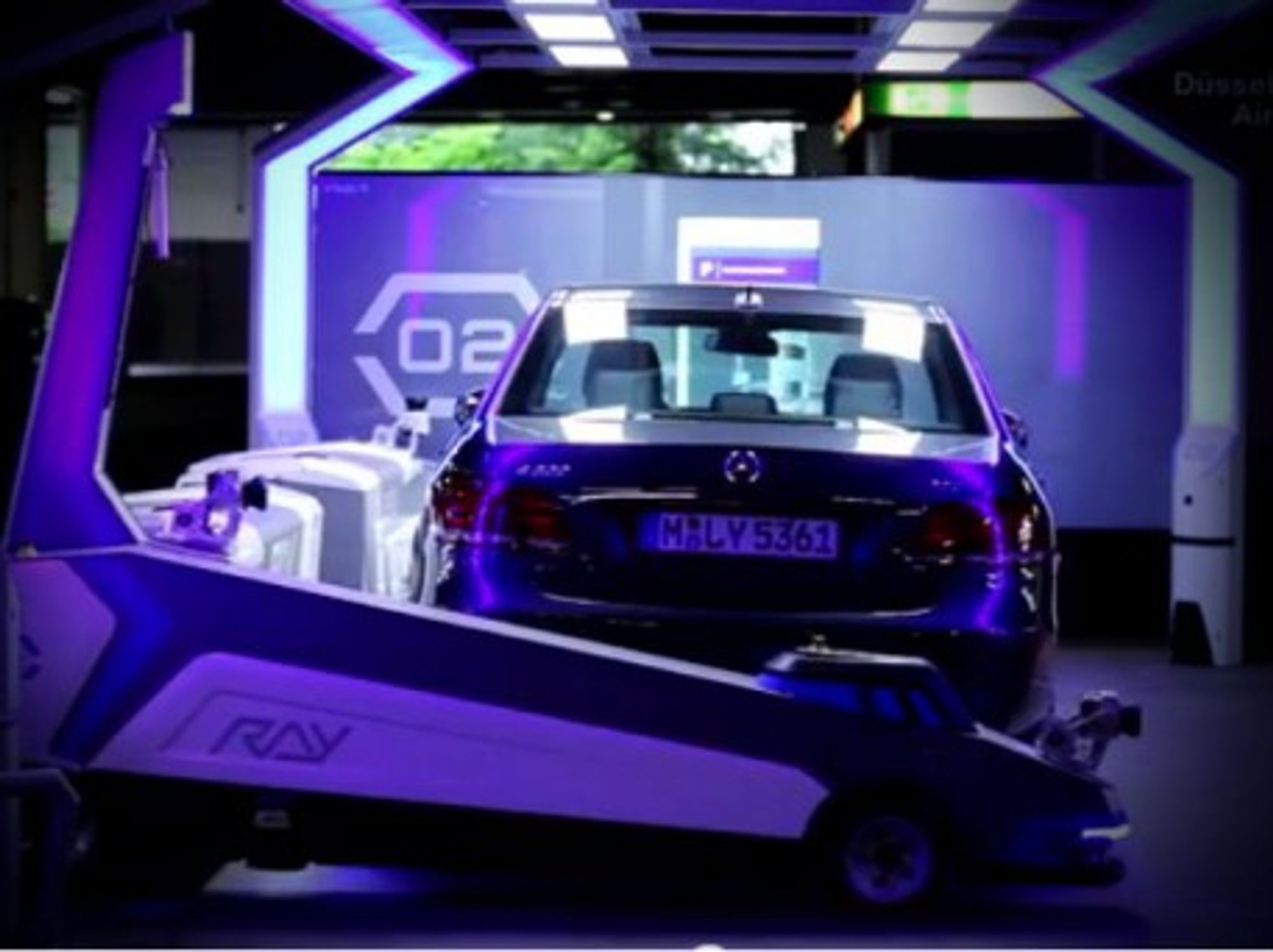 Robots Park Your Car At Dusseldorf Airport