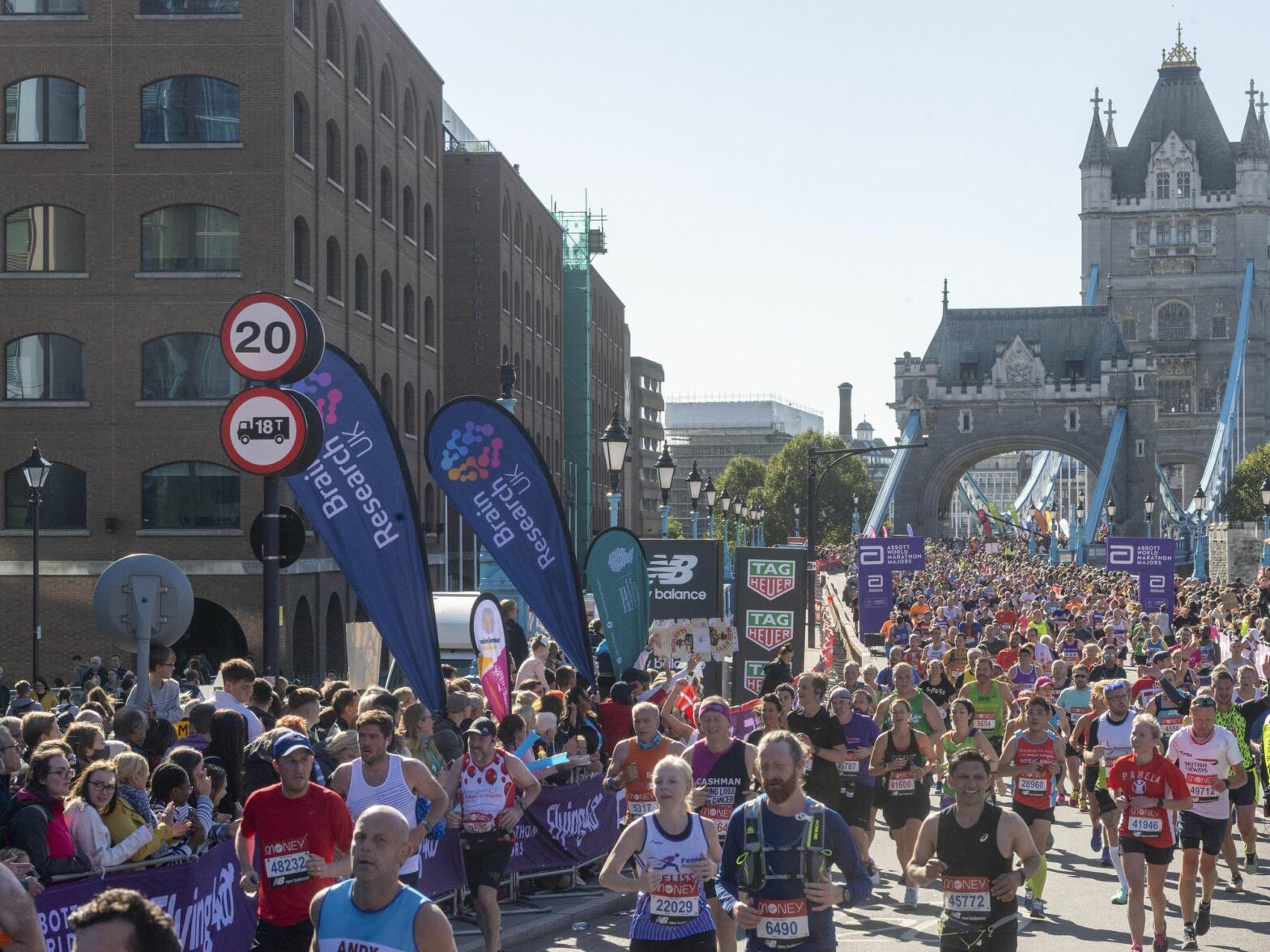 Runners during the 2021 London Marathon​