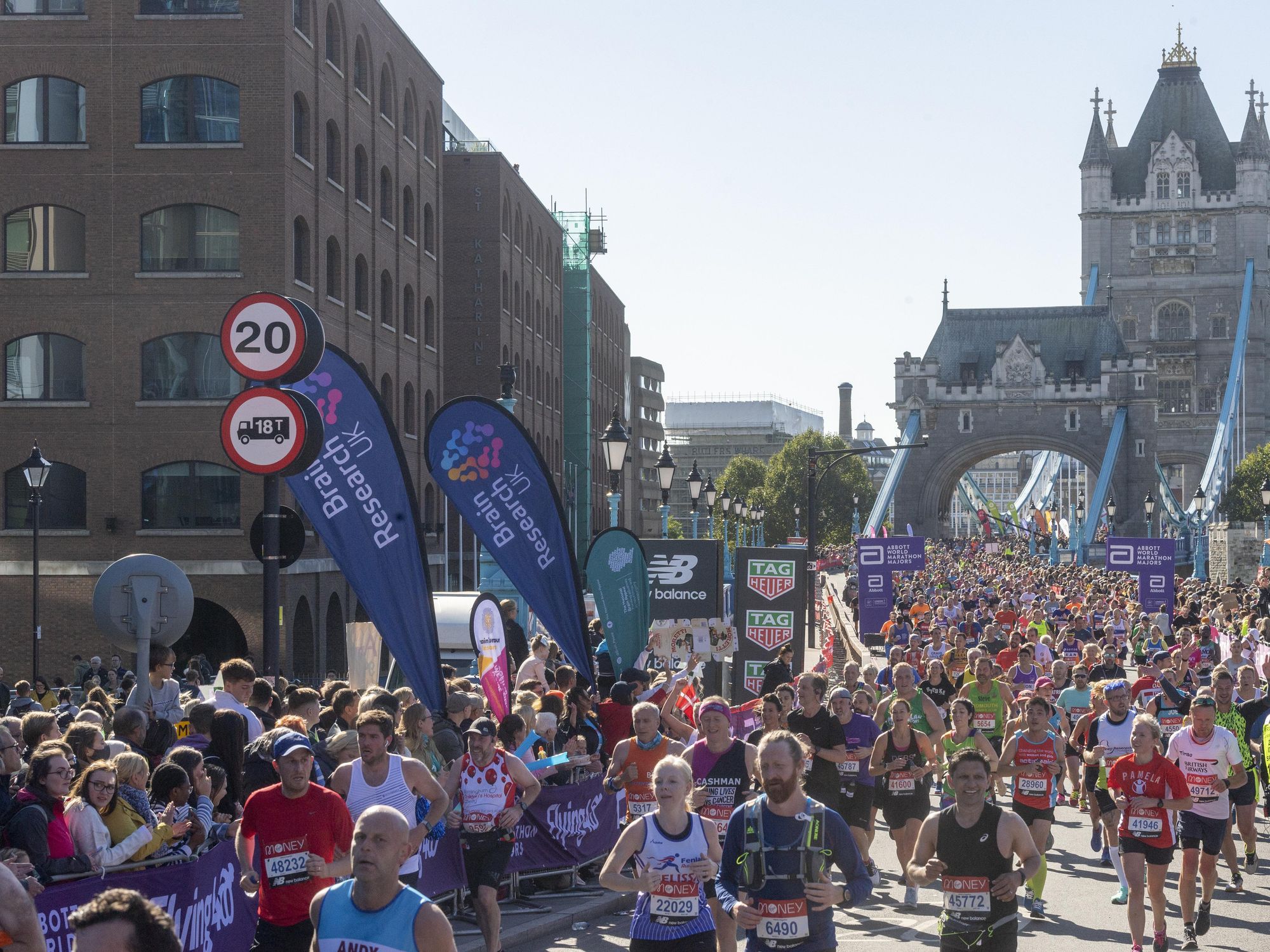 Runners during the 2021 London Marathon​