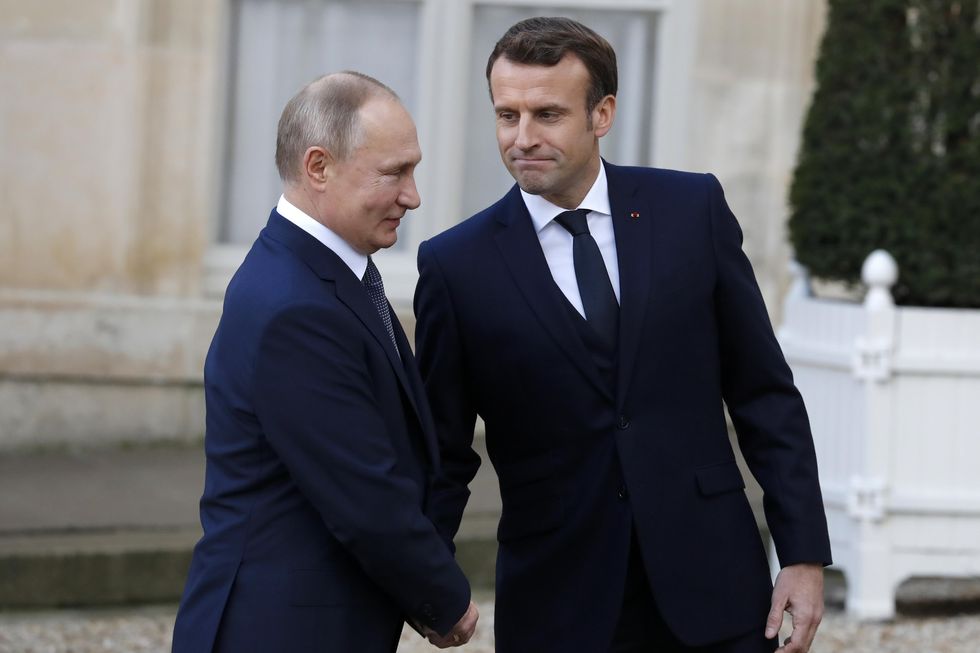 Russian President Vladimir Putin and French President Emmanuel Macron