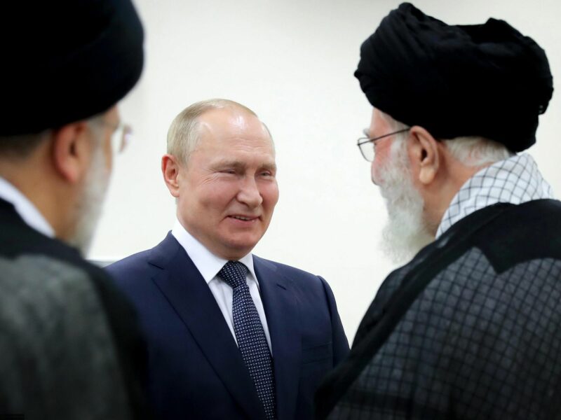 Russian President Vladimir Putin with his Iranian counterpart​ Ebrahim Raisi