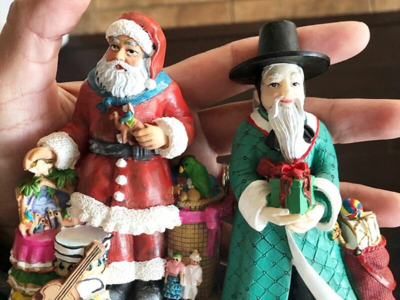 What Does Santa Claus Look Like Around The World?