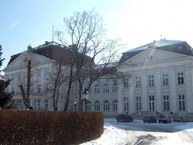 Schloss Wilhelminenberg (Wikipedia)