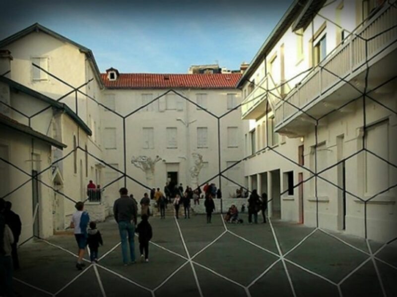 School time in France