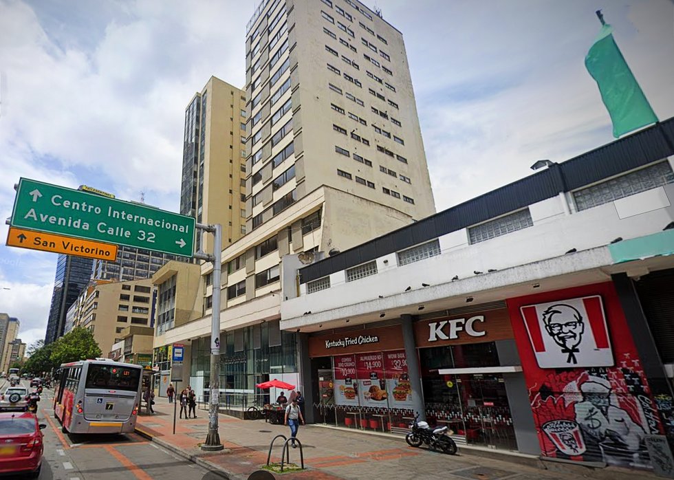 Screenshot of a KFC fast-food restaurant in Bogota, Colombia
