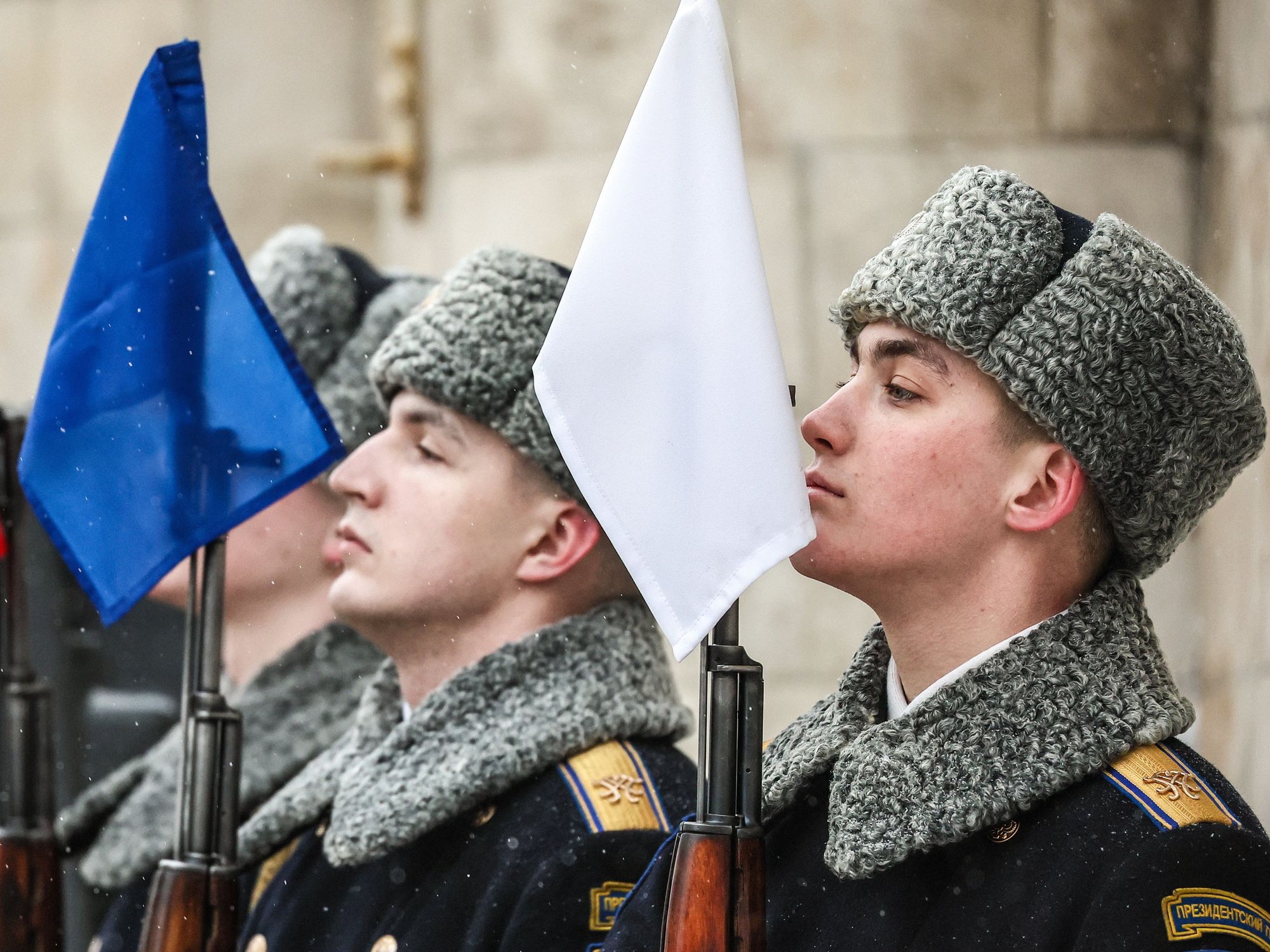 Servicemen of the Kremlin Regiment of the Russian Federal Protective Service take part in an oath taking ceremony in Cathedral Square of the Moscow Kremlin .